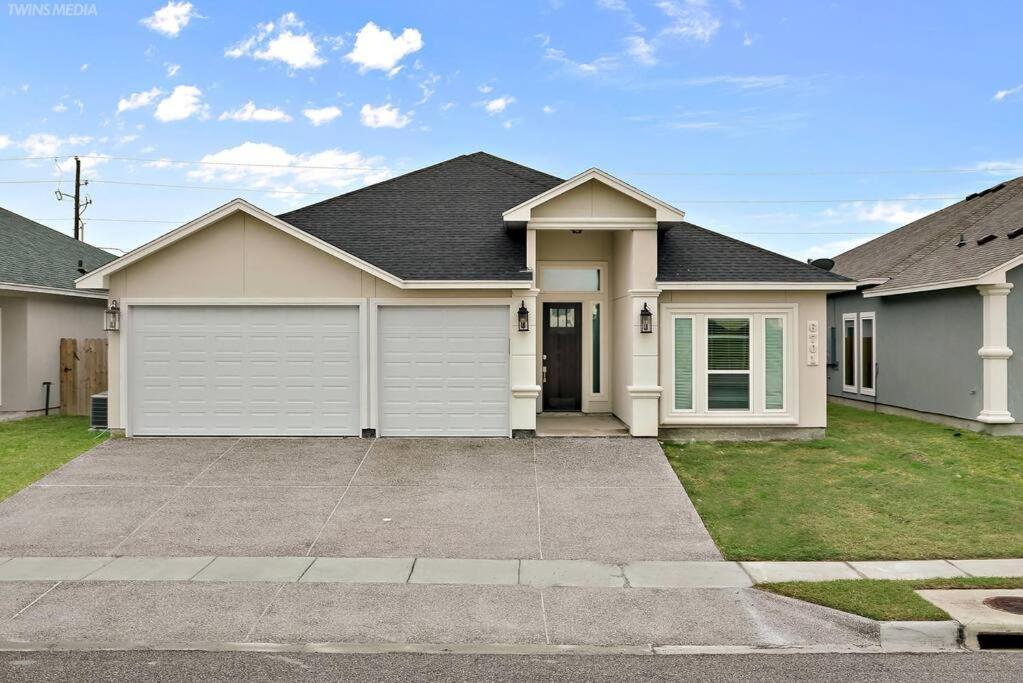 Luxurious Coastal Retreat Brand New 4Br Home With Fast Wifi, 15 Min To Beach! Corpus Christi Exterior foto